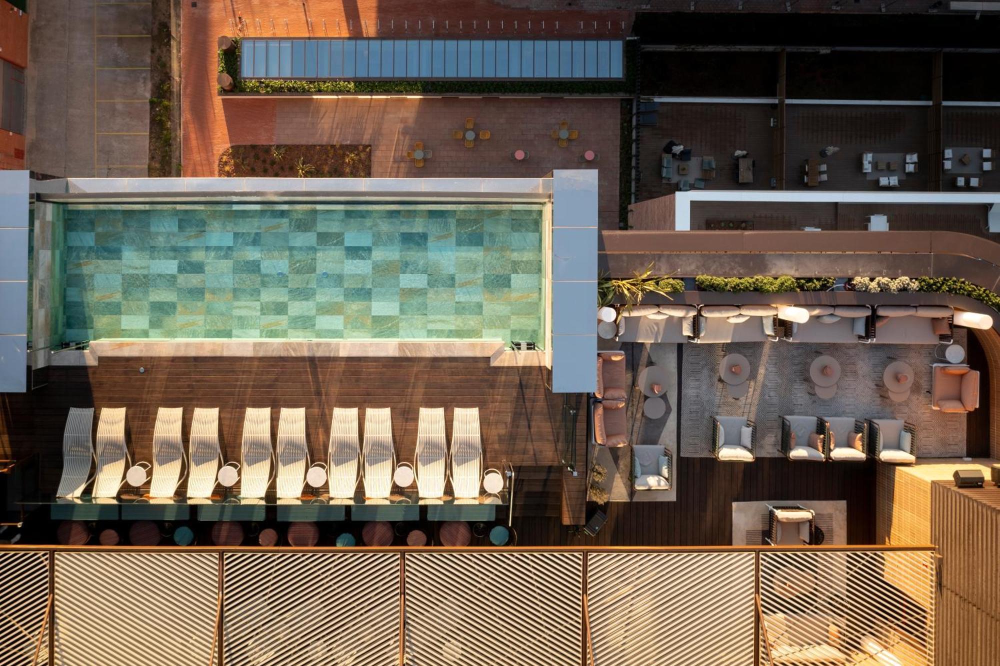Labtwentytwo Barcelona, A Tribute Portfolio Hotel By Marriott 外观 照片