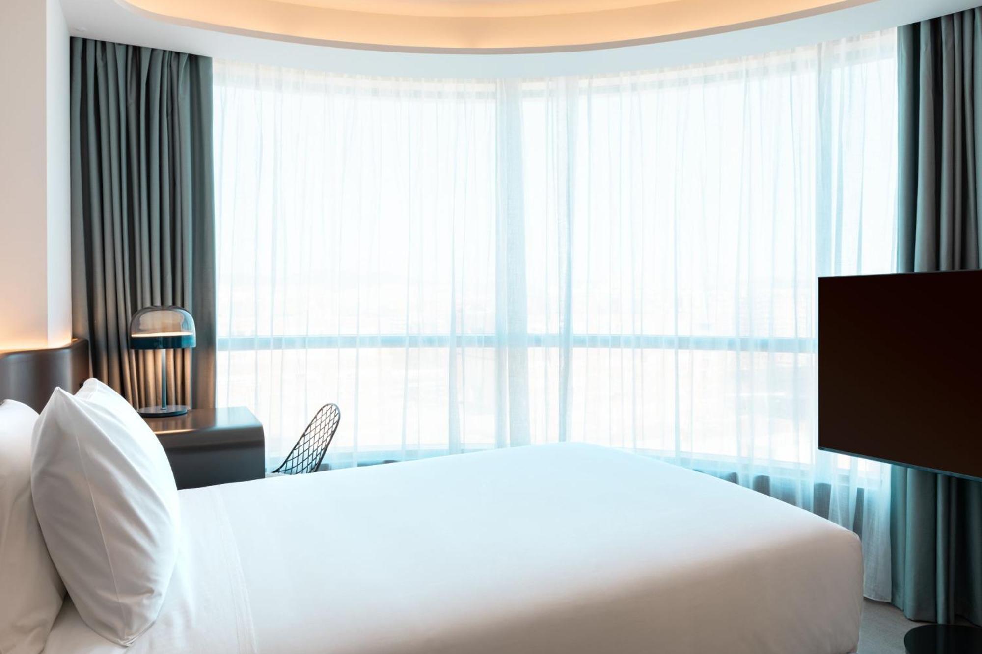 Labtwentytwo Barcelona, A Tribute Portfolio Hotel By Marriott 外观 照片