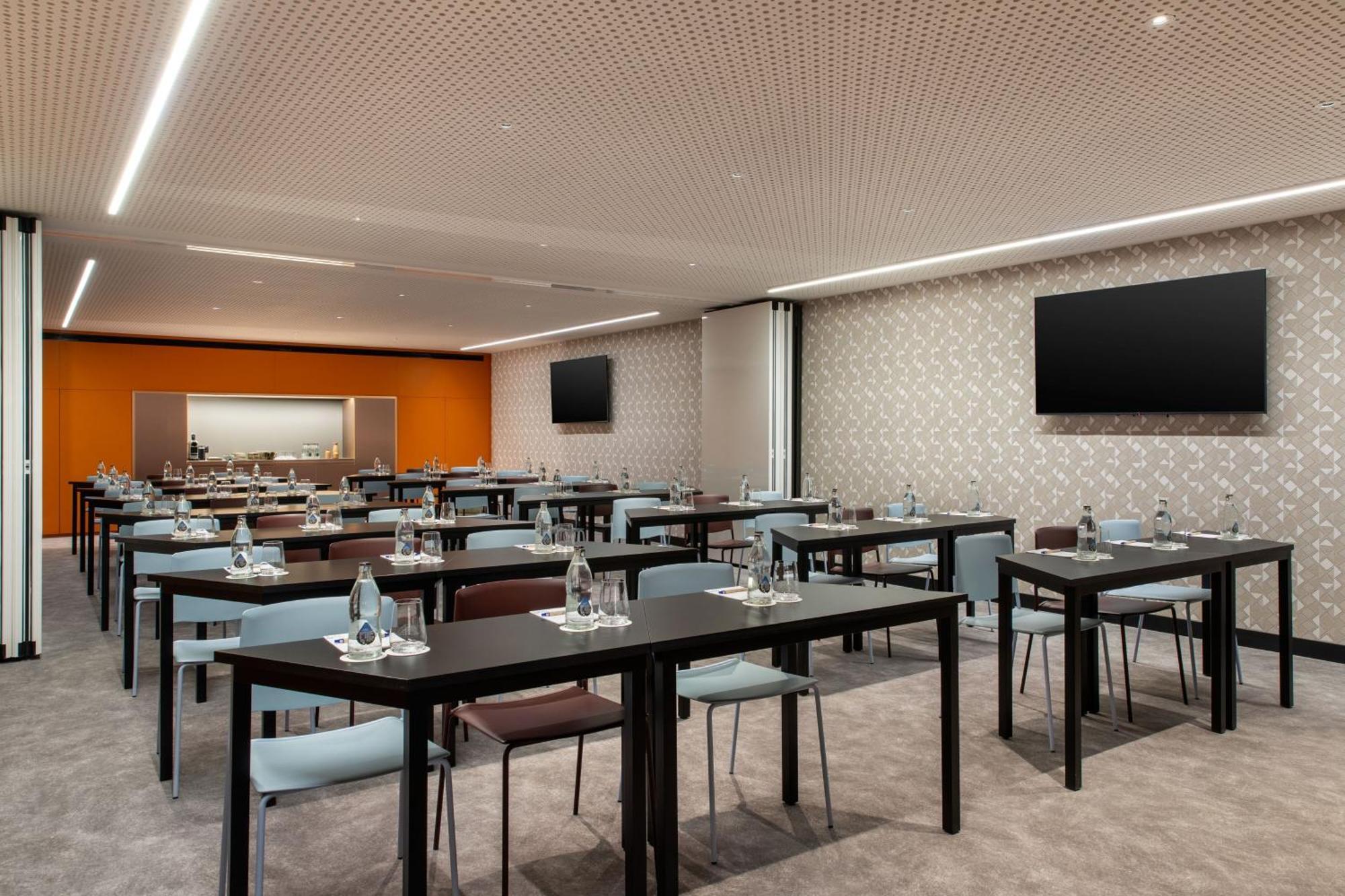 Labtwentytwo Barcelona, A Tribute Portfolio Hotel By Marriott 外观 照片
