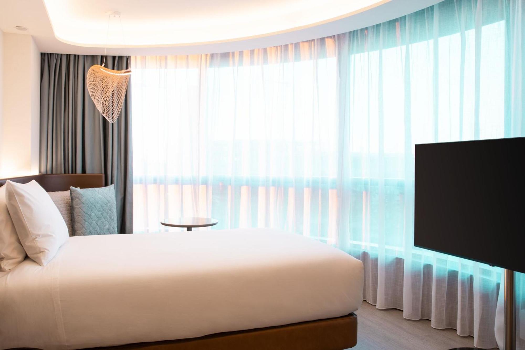 Labtwentytwo Barcelona, A Tribute Portfolio Hotel By Marriott 外观 照片