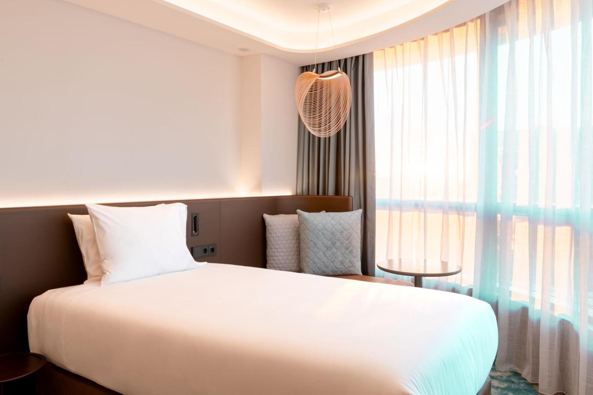Labtwentytwo Barcelona, A Tribute Portfolio Hotel By Marriott 外观 照片