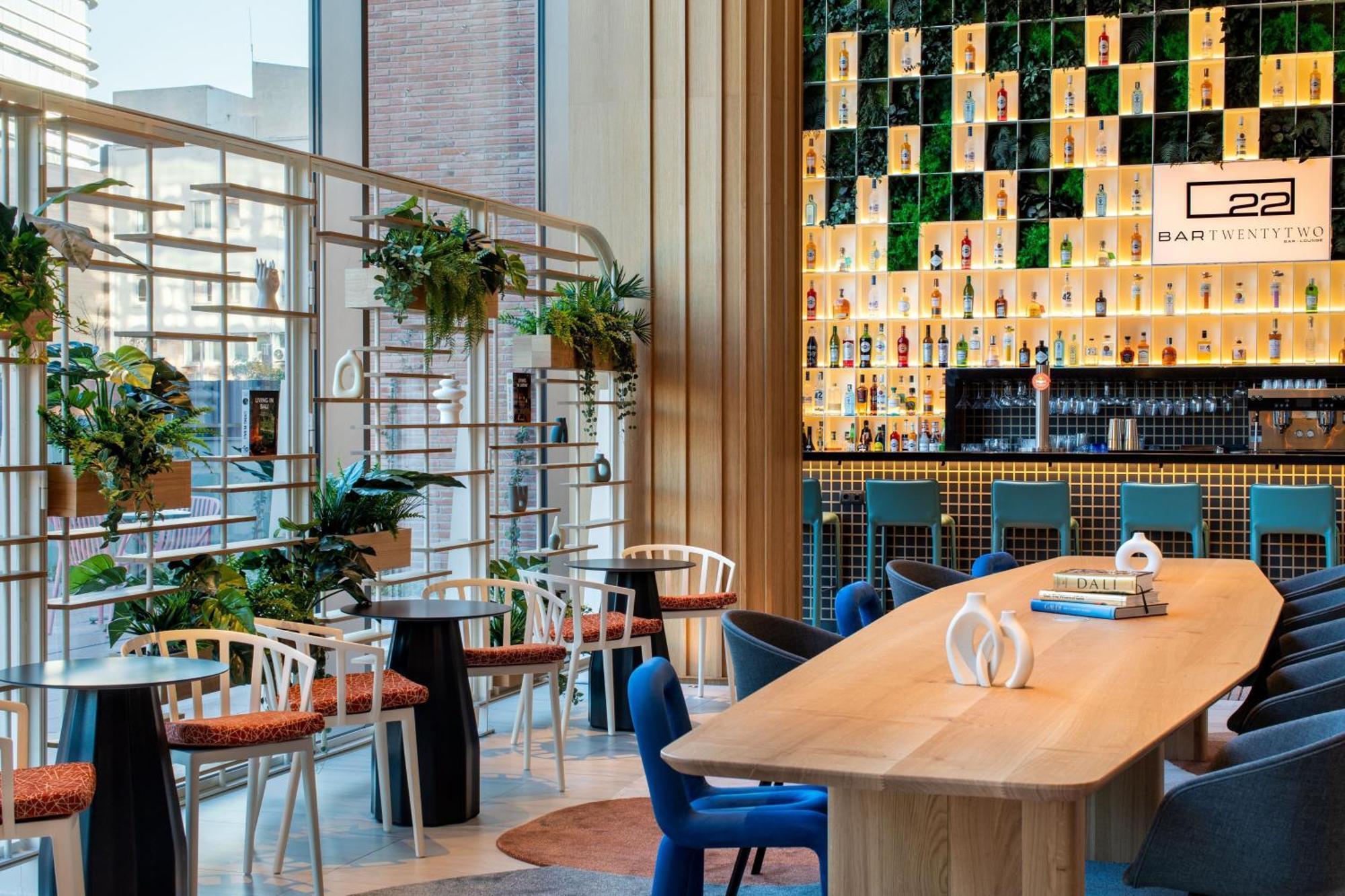 Labtwentytwo Barcelona, A Tribute Portfolio Hotel By Marriott 外观 照片