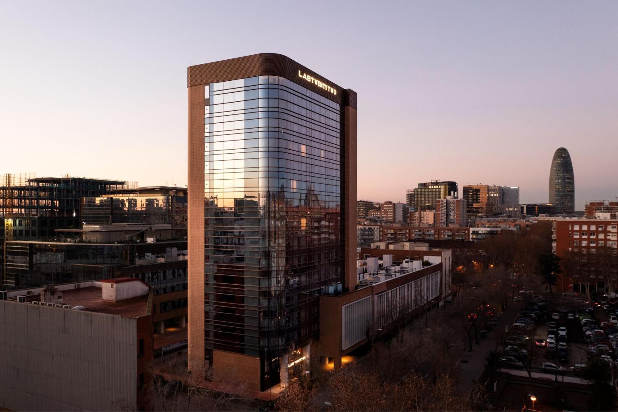 Labtwentytwo Barcelona, A Tribute Portfolio Hotel By Marriott 外观 照片
