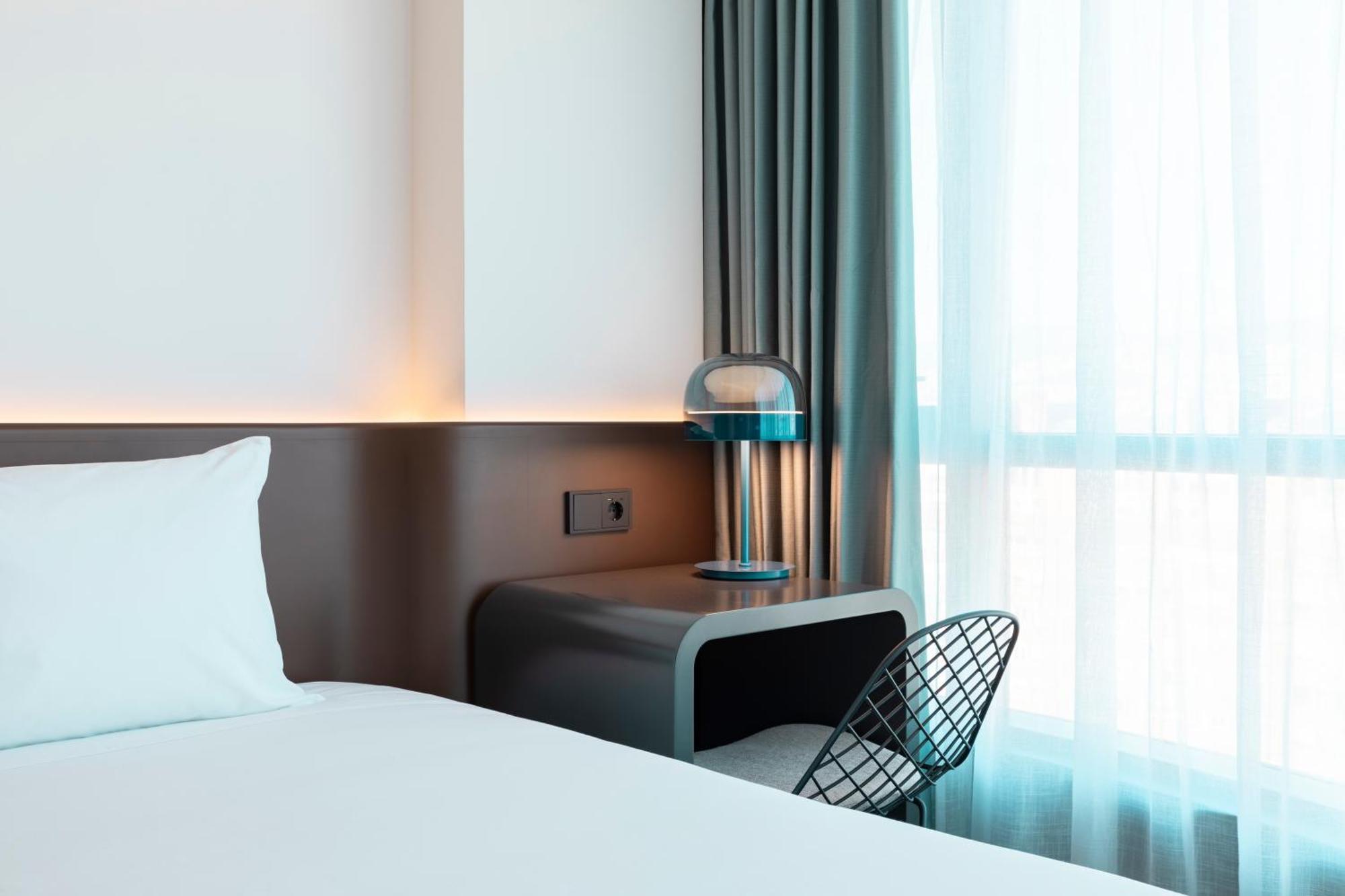 Labtwentytwo Barcelona, A Tribute Portfolio Hotel By Marriott 外观 照片